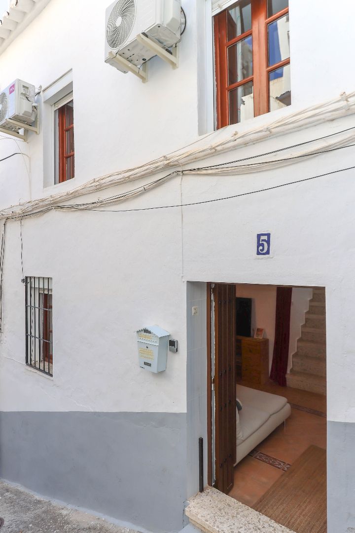 Vista exterior de Casa adosada en venta en Tolox con Aire acondicionado y Jardín privado