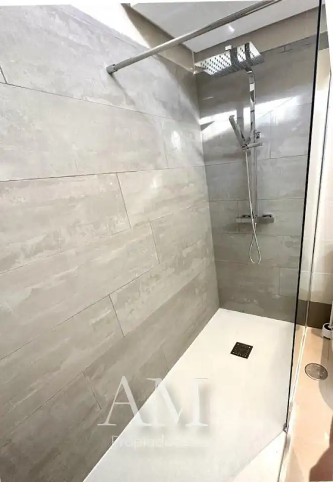 Bathroom of Duplexes for rent in Vigo   with Air Conditioner, Heating and Terrace