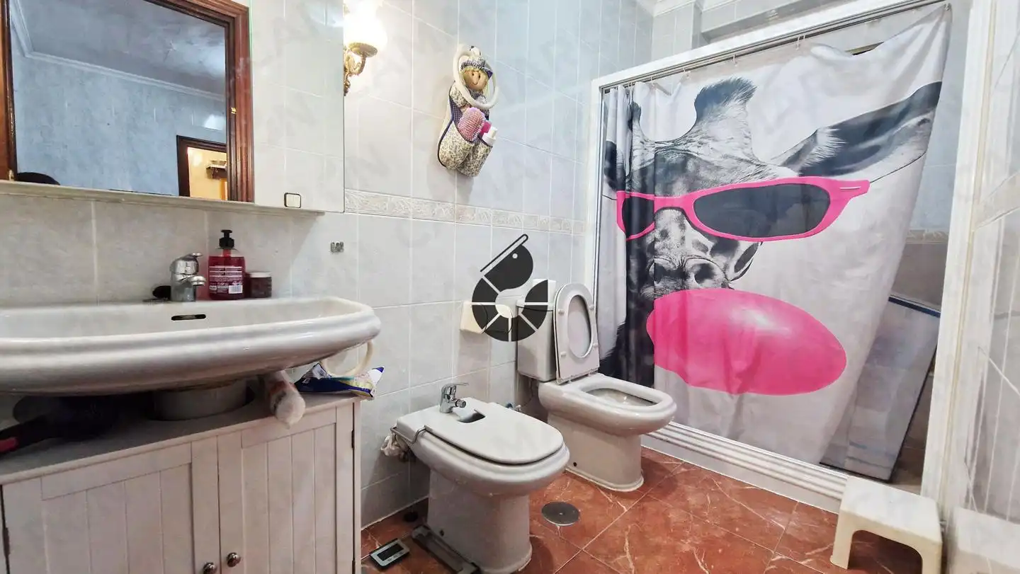 Badezimmer von Haus oder Chalet zum Verkauf in Coria del Río mit Terrasse