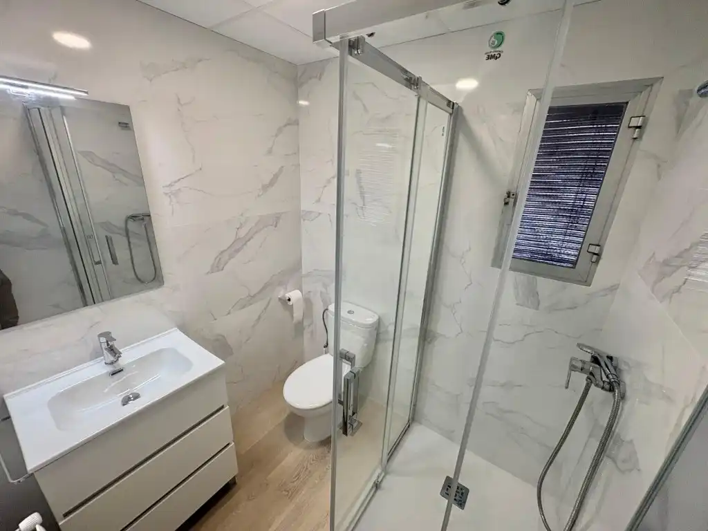 Bathroom of Flat for rent in Córdoba  with Terrace