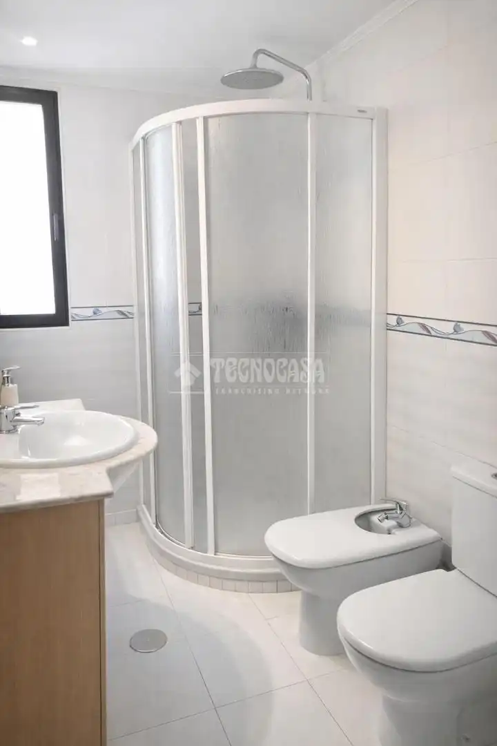 Bathroom of Flat for sale in Almería