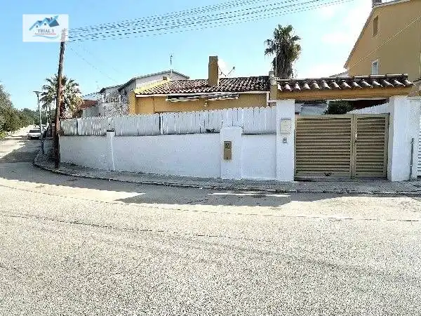 House with pool for sale in Calle SEGRE