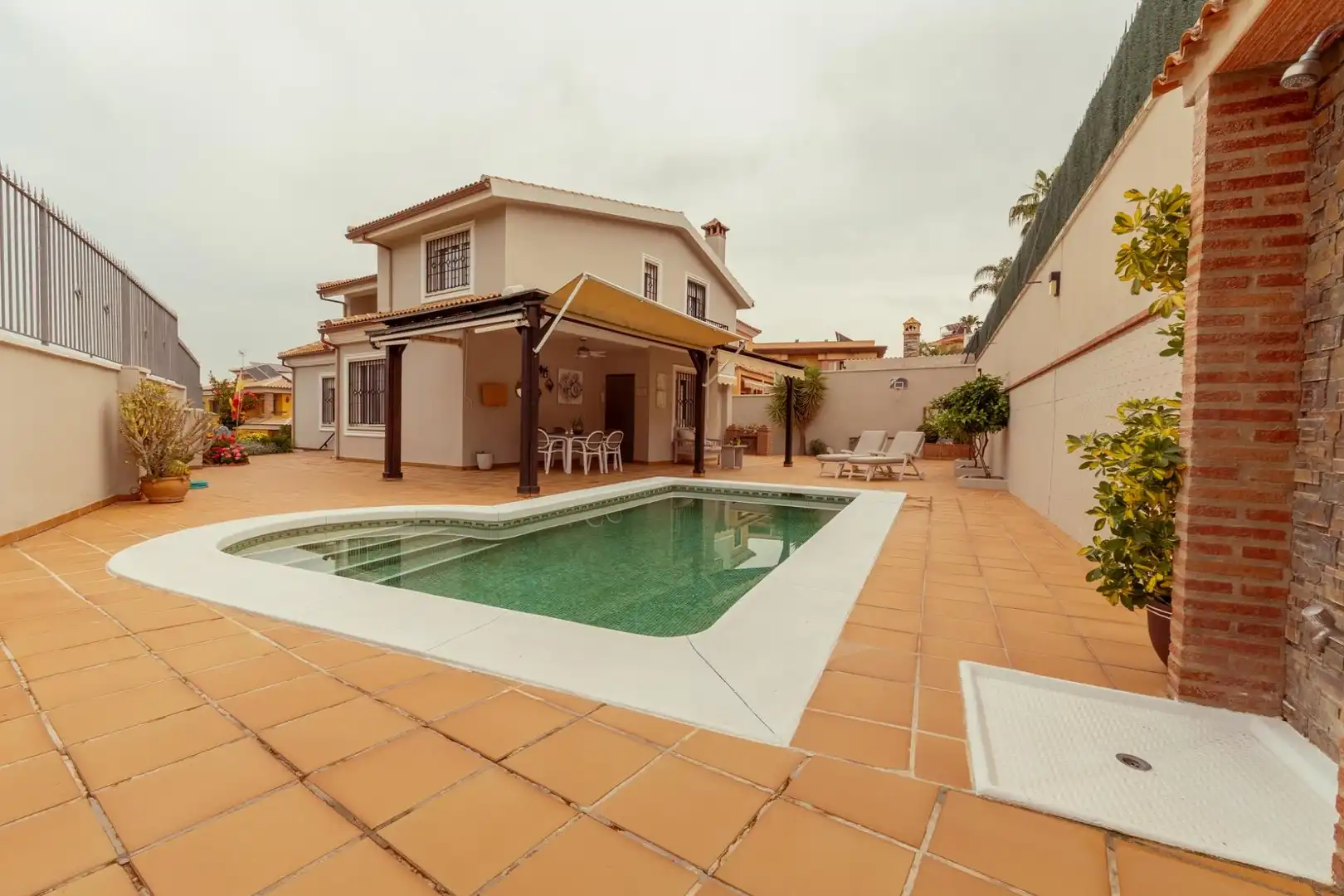 Piscina de Casa o xalet en venda en Alhaurín de la Torre amb Aire condicionat, Piscina i Balcó