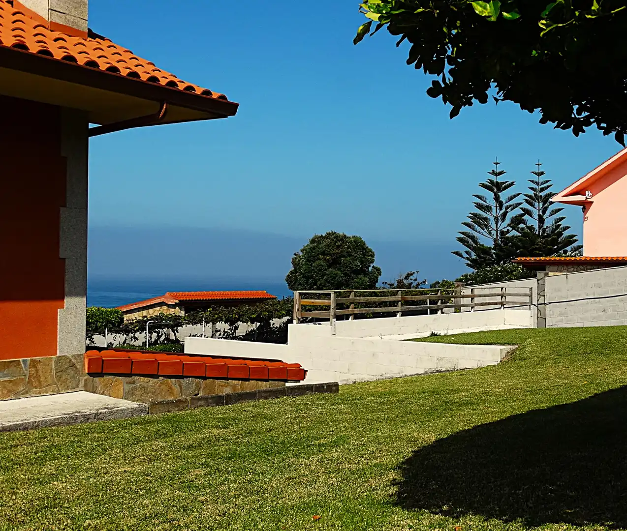 Jardí de Casa o xalet en venda en Valdoviño amb Calefacció, Jardí privat i Parquet