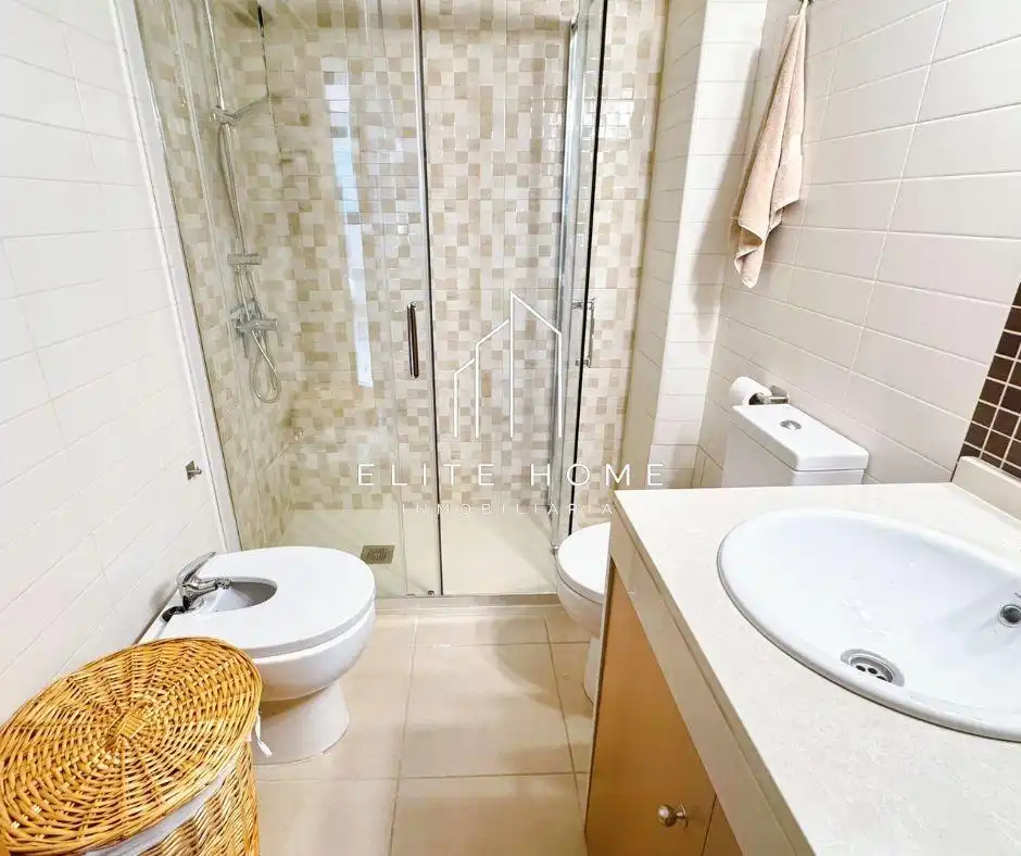 Baño de Piso en venta en Moncofa con Amueblado y Piscina comunitaria