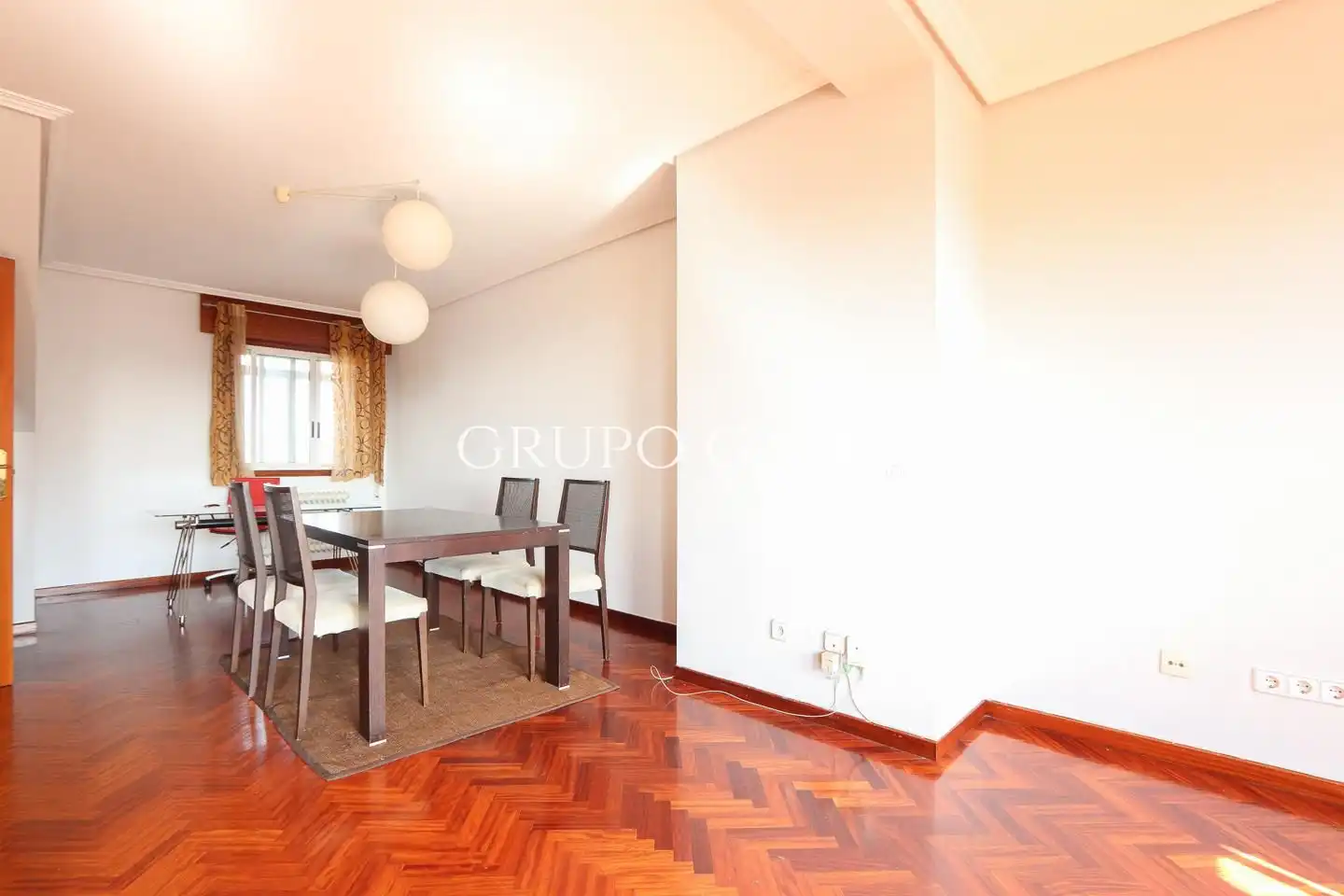 Habitación de Dúplex de alquiler en Vigo  con Calefacción, Parquet y Terraza