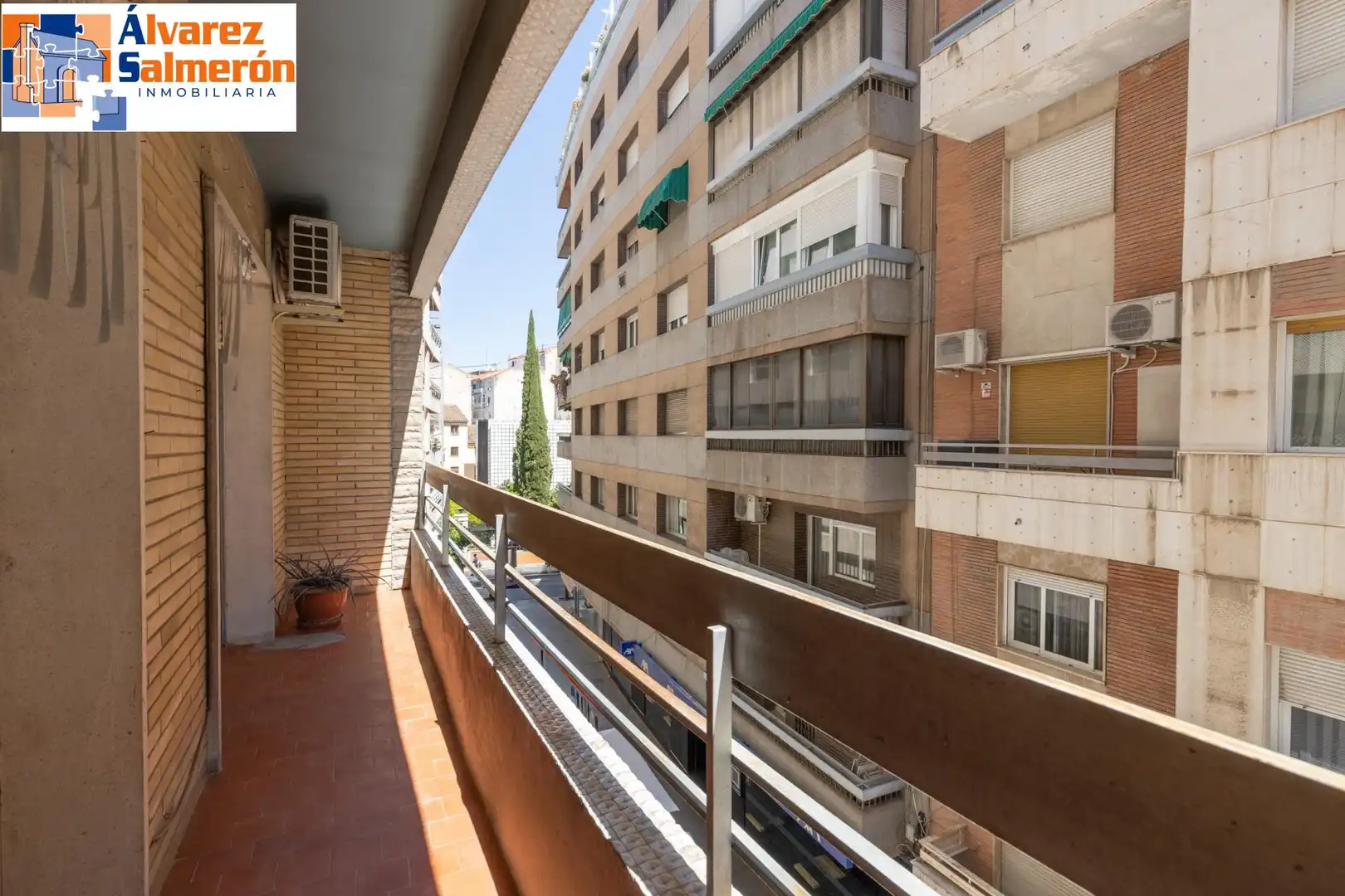Vista exterior de Piso en venta en Granada