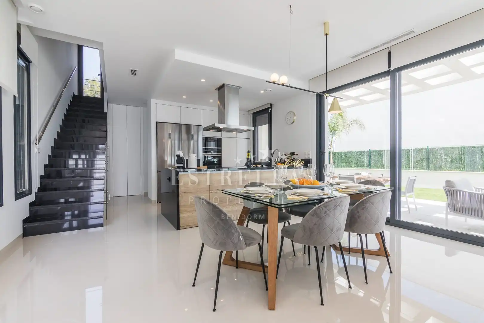 Chalet con piscina en venta en Golf Bahía, imagen 8