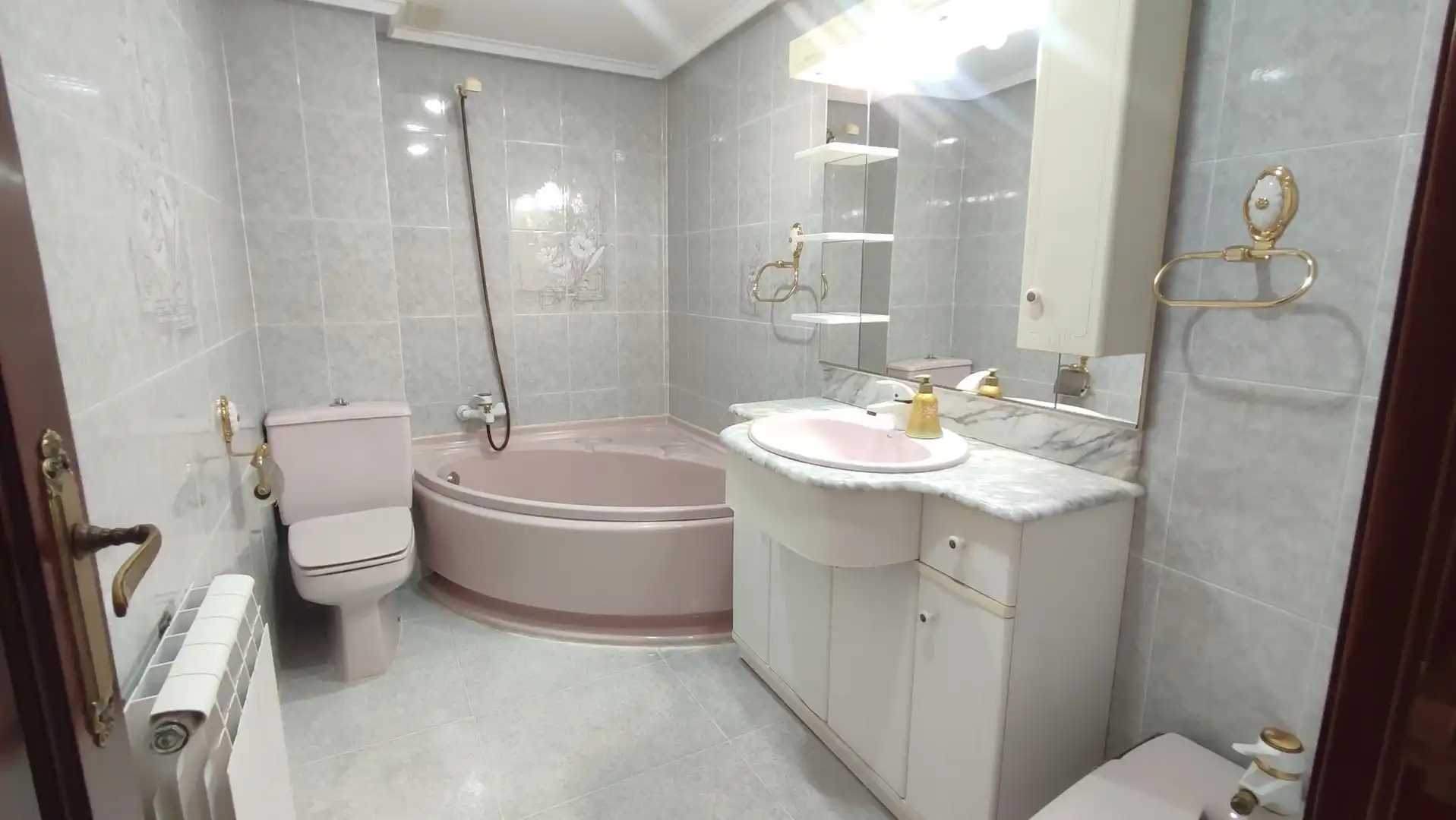 Baño de Piso de alquiler en Zaragoza con Aire acondicionado, Calefacción y Terraza