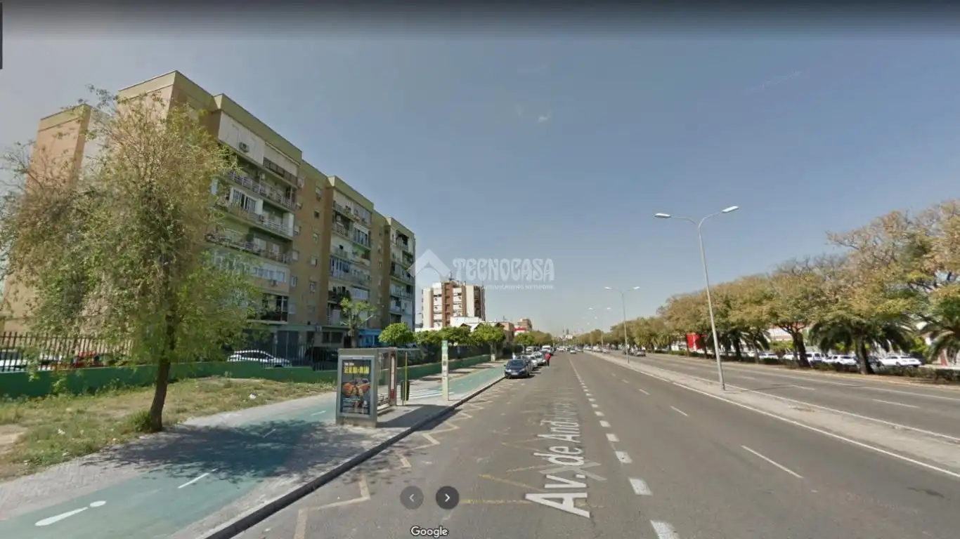 Vista exterior de Pis en venda en Sevilla amb Aire condicionat