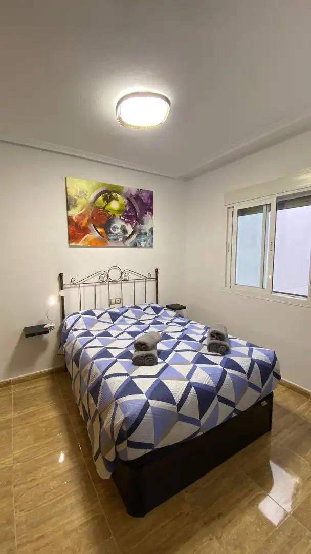 Habitación de Piso de alquiler en Rojales con Aire acondicionado, Terraza y Piscina comunitaria