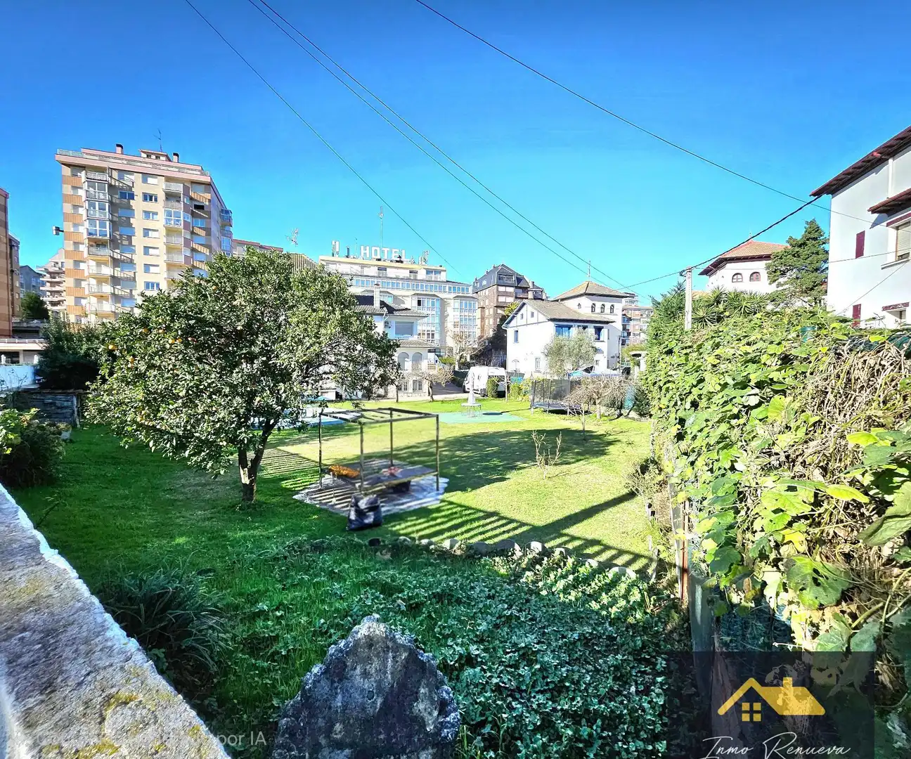 Garden of Houses for sale in Brazomar