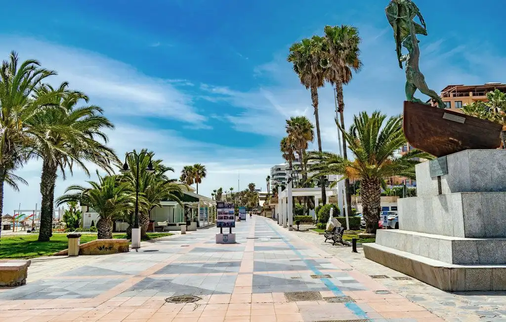 Vista exterior de Apartament en venda en Torremolinos amb Aire condicionat, Calefacció i Parquet