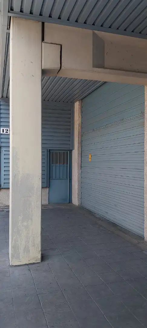 Außenansicht von Fabrikhallen zur Miete in Alcalá de Henares mit Heizung