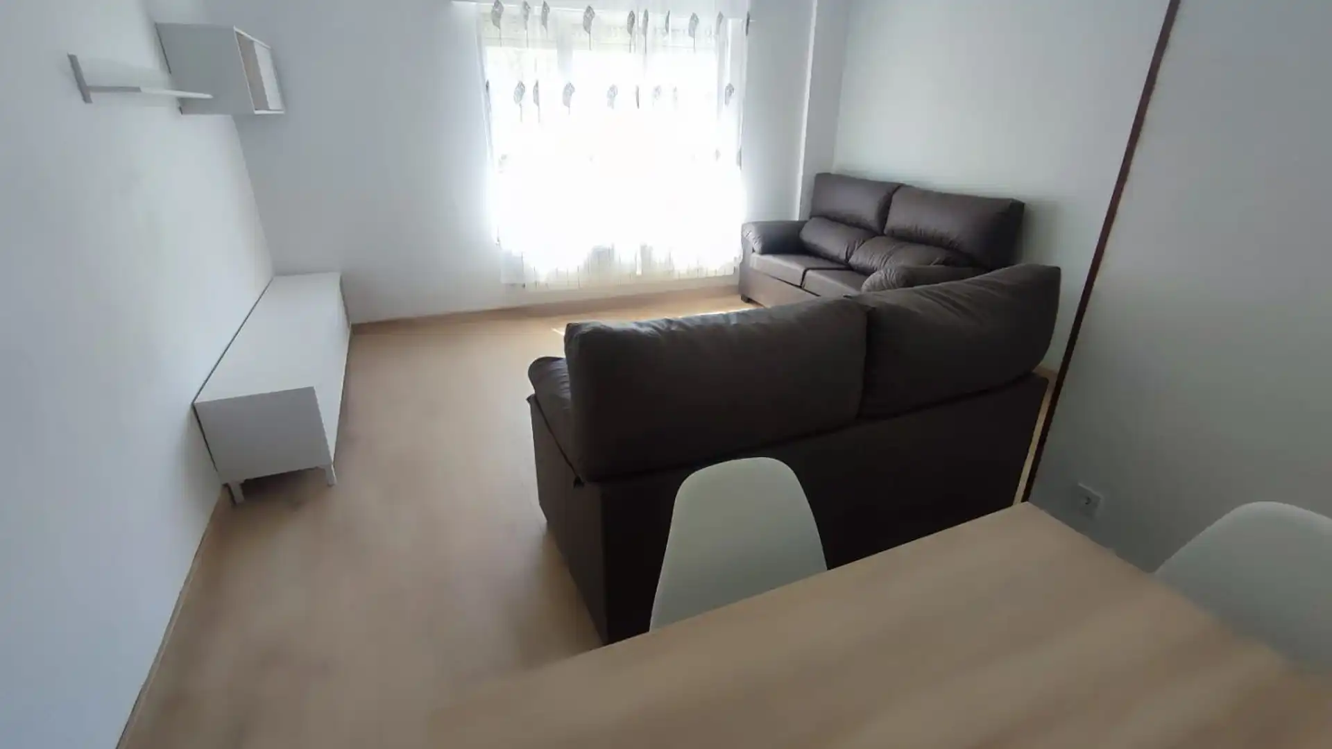 Living room of Flat for sale in Valencia de Don Juan  with Heating, Terrace and Furnished