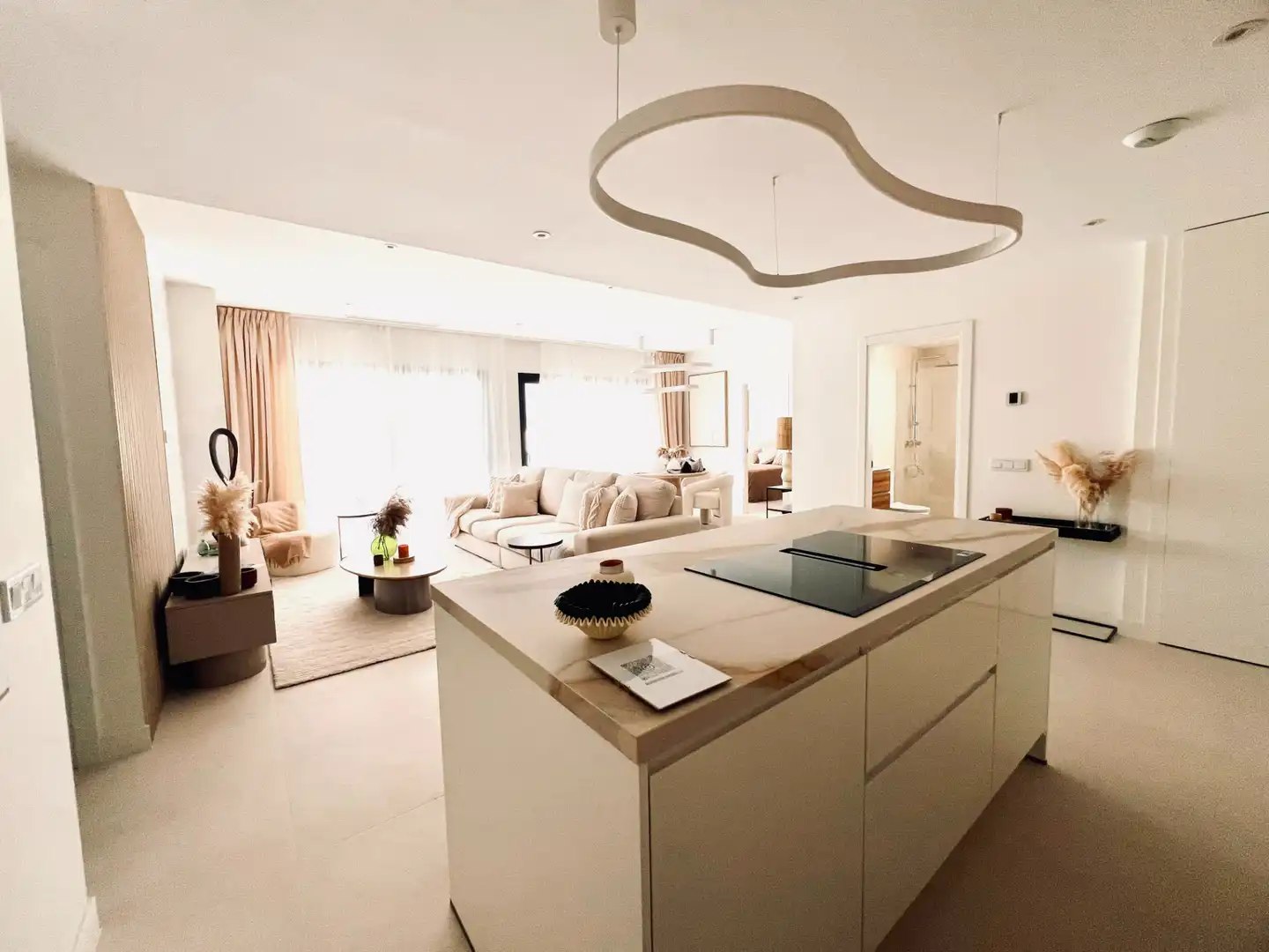 Sala de estar de Apartamento en venta en Marbella con Aire acondicionado, Terraza y Horno
