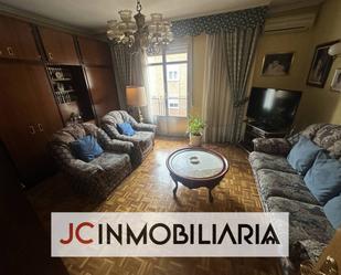 Living room of Flat for sale in Valladolid Capital  with Heating, Parquet flooring and Terrace