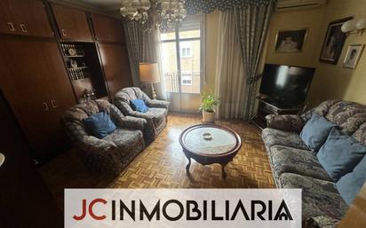 Living room of Flat for sale in Valladolid Capital  with Heating, Parquet flooring and Terrace