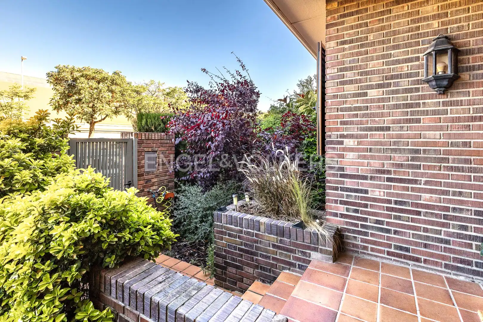 Vista exterior de Casa o chalet en venta en Badalona con Aire acondicionado, Calefacción y Jardín privado