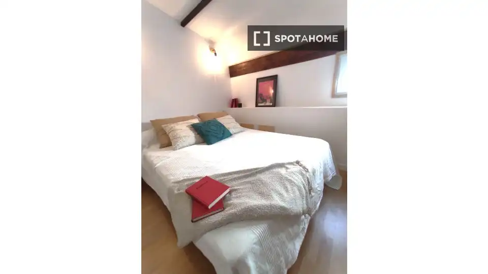 Habitación de Piso de alquiler en Valencia con Aire acondicionado, Calefacción y Amueblado