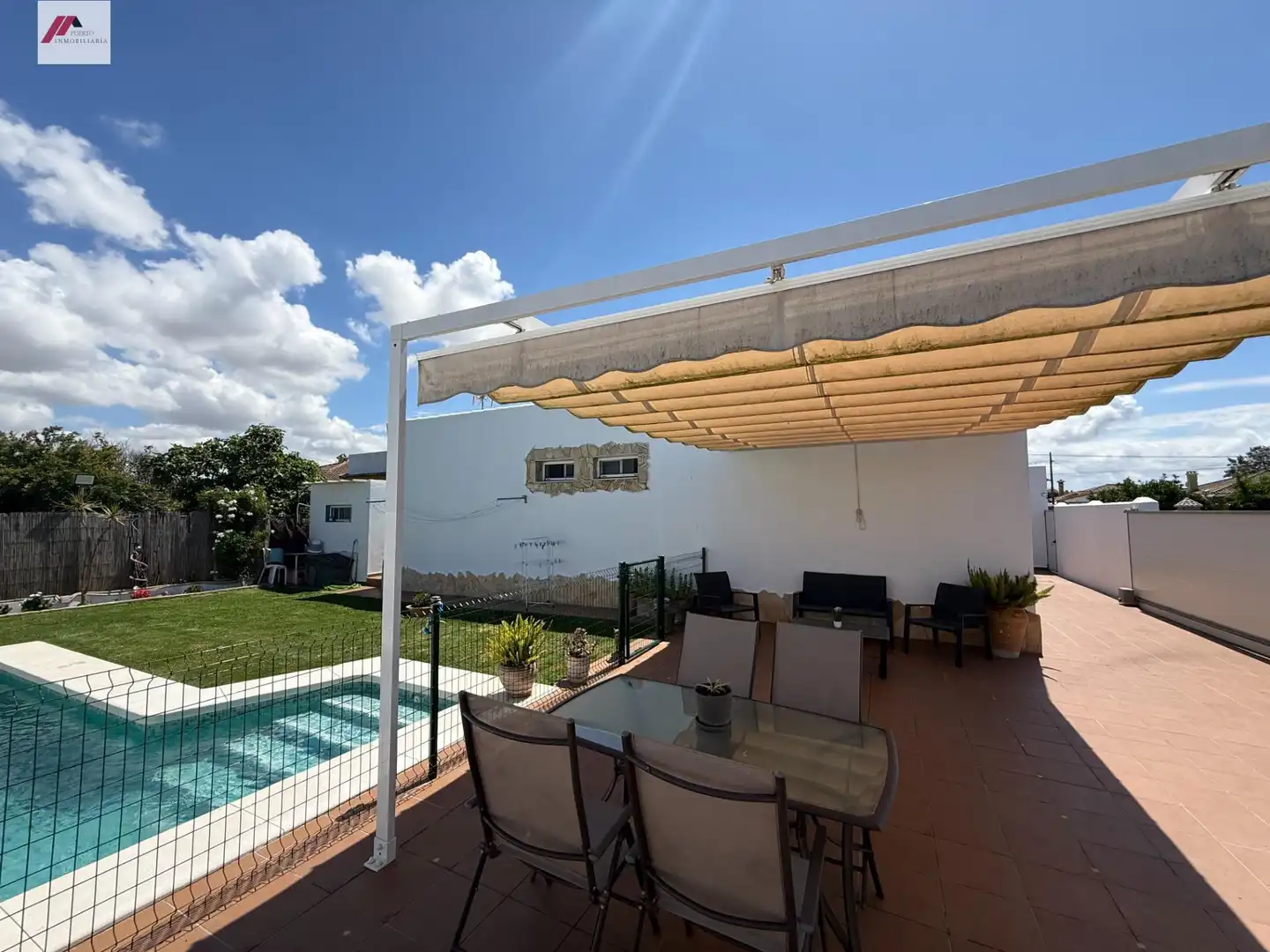 Terrassa de Casa o xalet en venda en El Puerto de Santa María amb Jardí privat, Piscina i Jacuzzi
