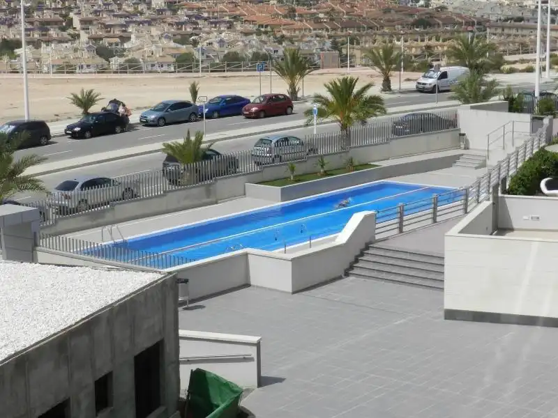 Piscina de Piso en venta en Elche / Elx con Aire acondicionado, Calefacción y Terraza