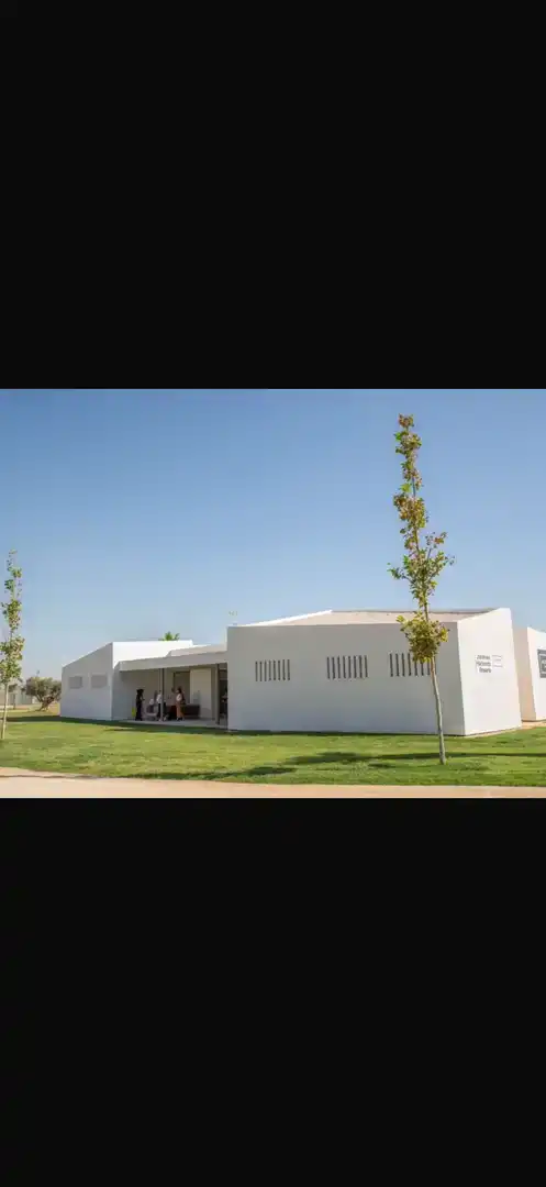 Vista exterior de Pis en venda en  Sevilla Capital amb Aire condicionat i Piscina