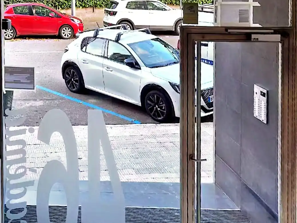 Piso con ascensor en venta en Carrer Acadèmia 46, imagen 2
