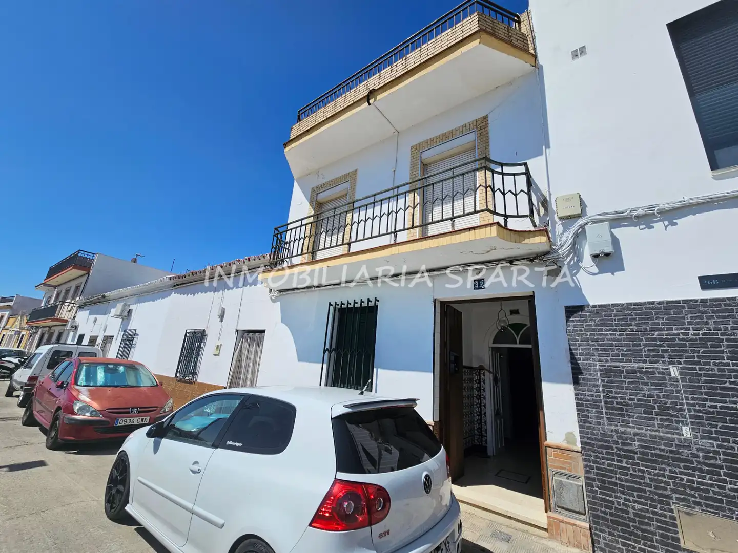 Vista exterior de Casa adosada en venta en Santiponce con Terraza, Trastero y Balcón