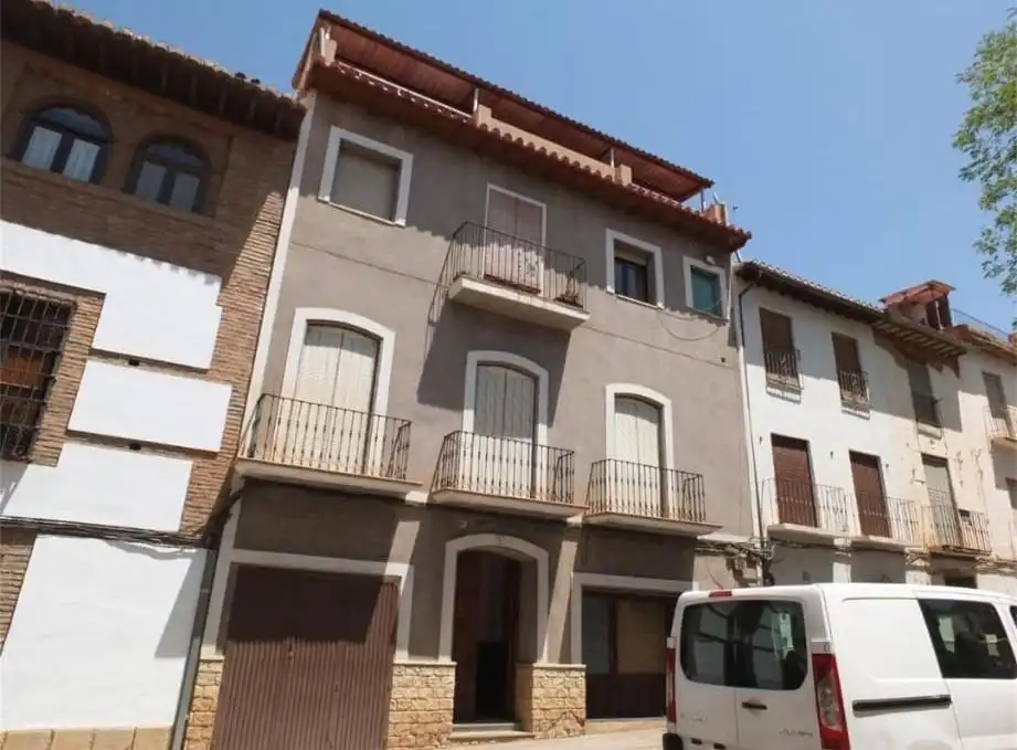Vista exterior de Edificio en venta en Guadix