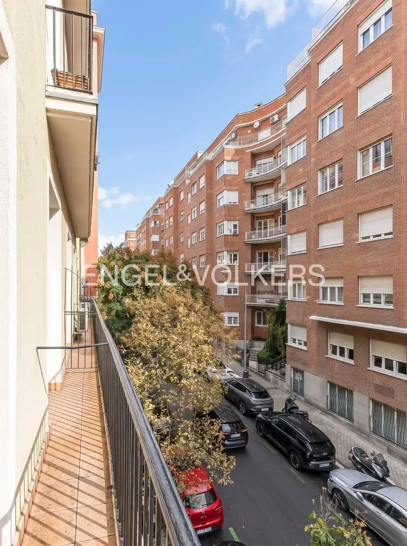 Exterior view of Flat for rent in Chamberí