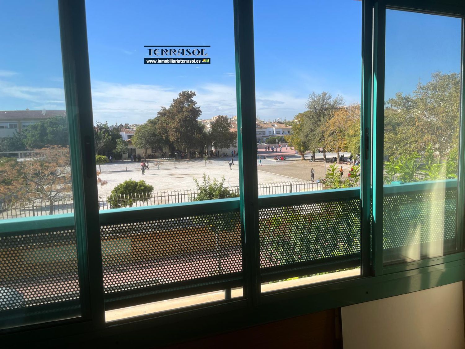 Vista exterior de Pis en venda en Vélez-Málaga amb Terrassa i Piscina comunitària