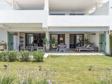 Erdgeschosswohnung mit Balkon zum Verkauf in ESTEPONA GOLF 35