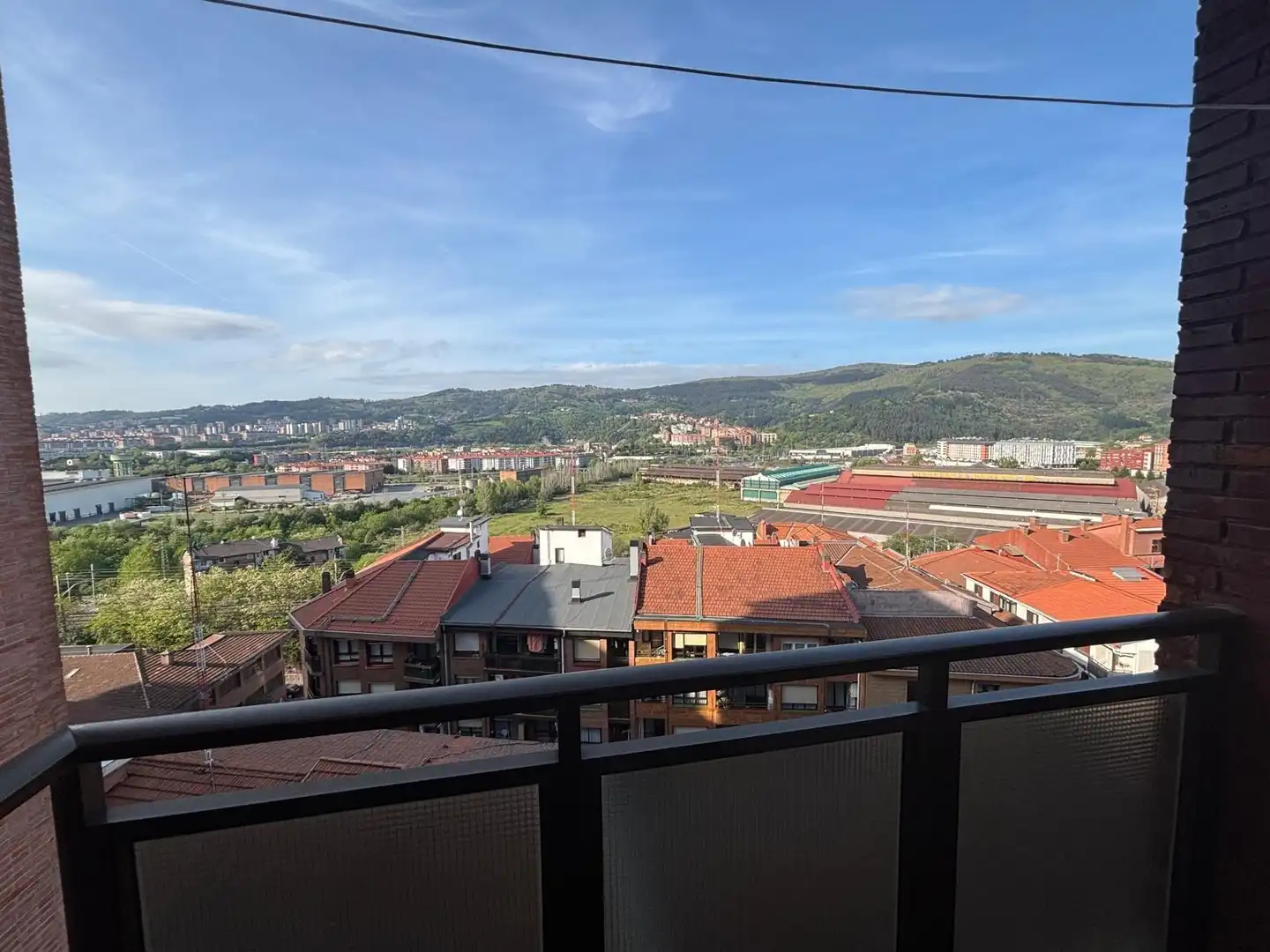 Vista exterior de Pis en venda en Basauri  amb Calefacció, Traster i Moblat