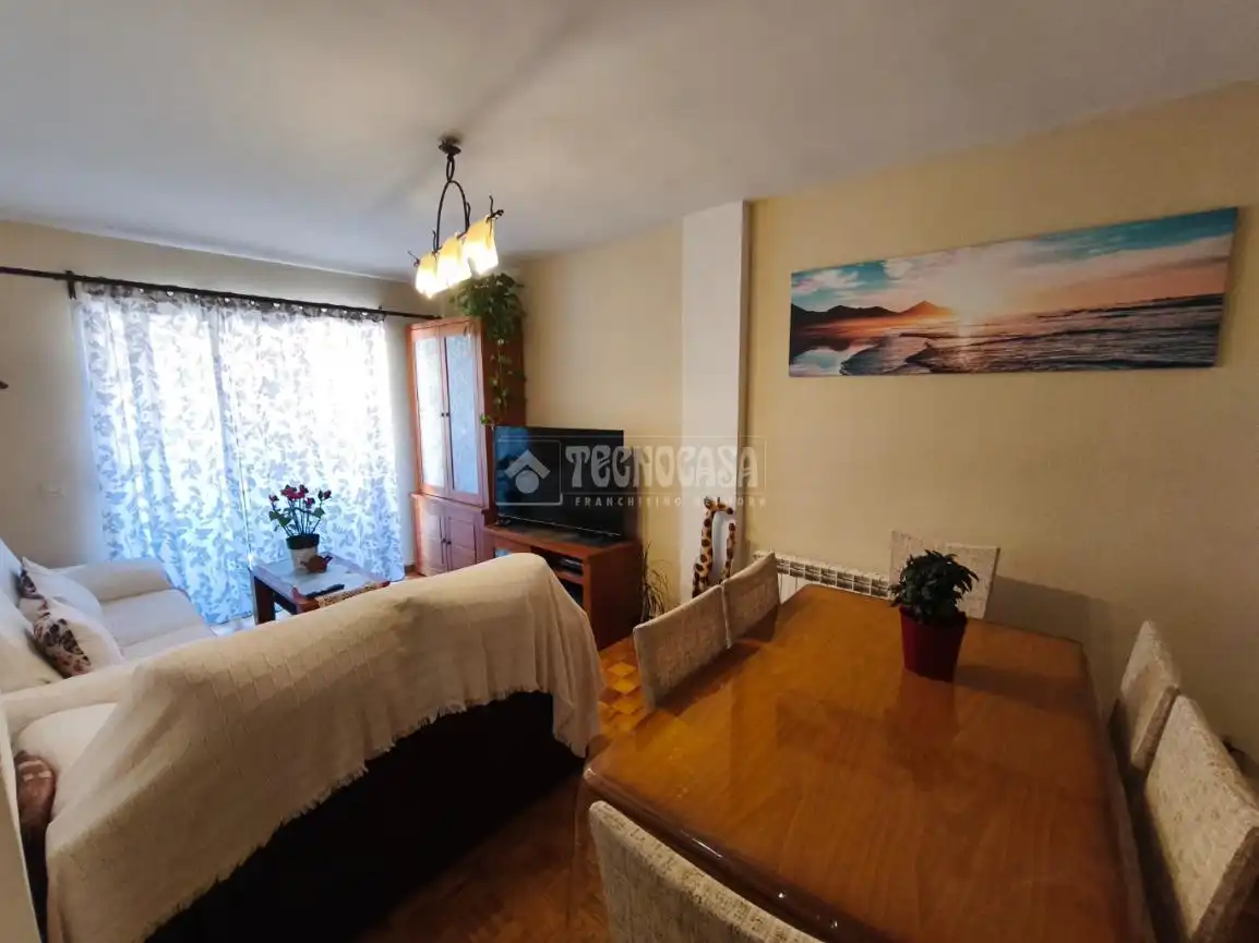 Habitación de Piso en venta en Azuqueca de Henares con Calefacción, Terraza y Balcón