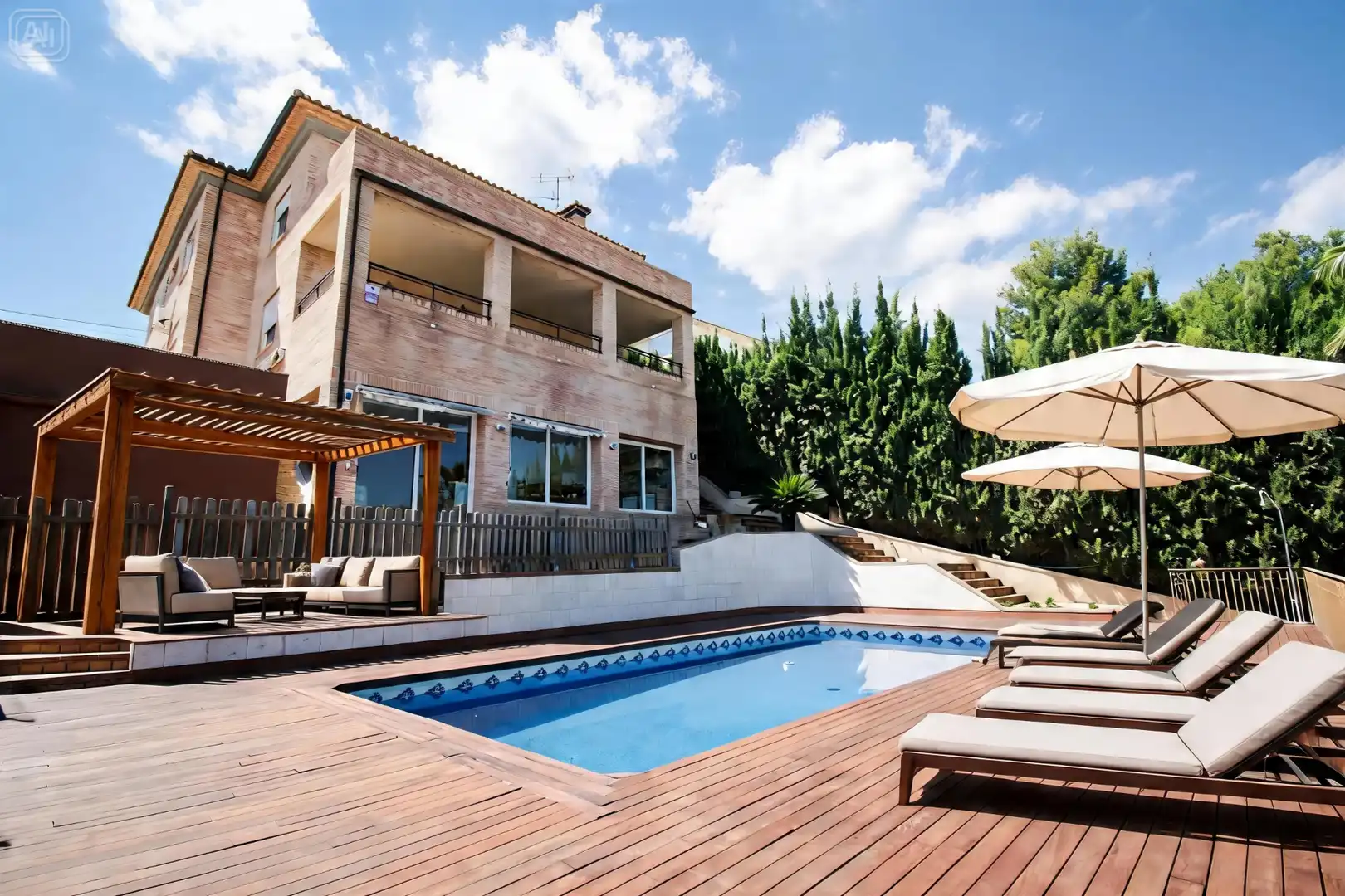 Piscina de Casa o xalet en venda en Chiva amb Aire condicionat, Calefacció i Jardí privat