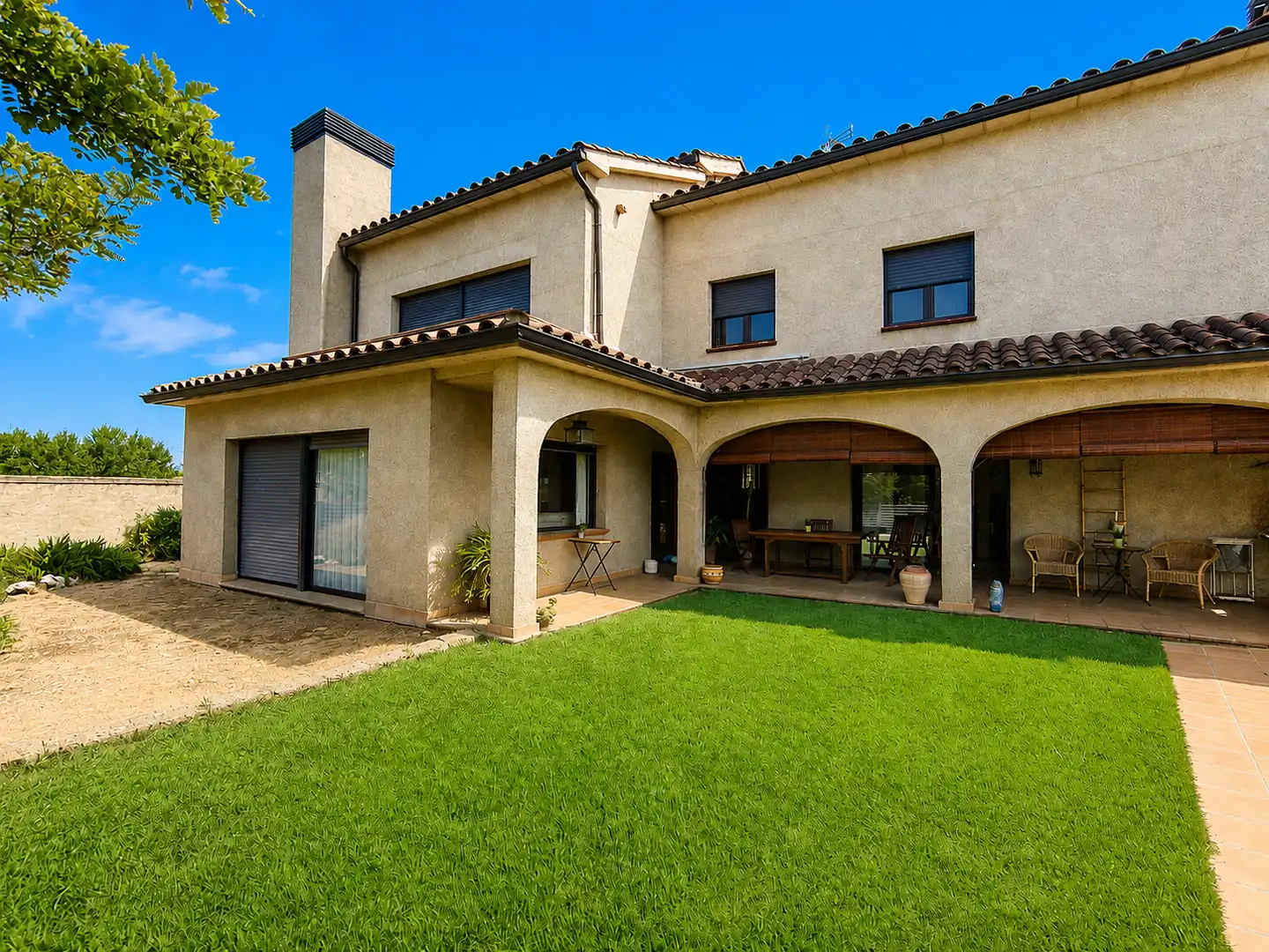Chalet con piscina en venta en NARCIS MONTURIOL, imagen 8