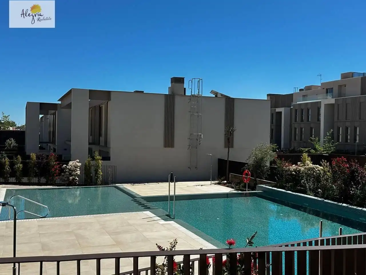 Swimming pool of Houses for rent in Godella