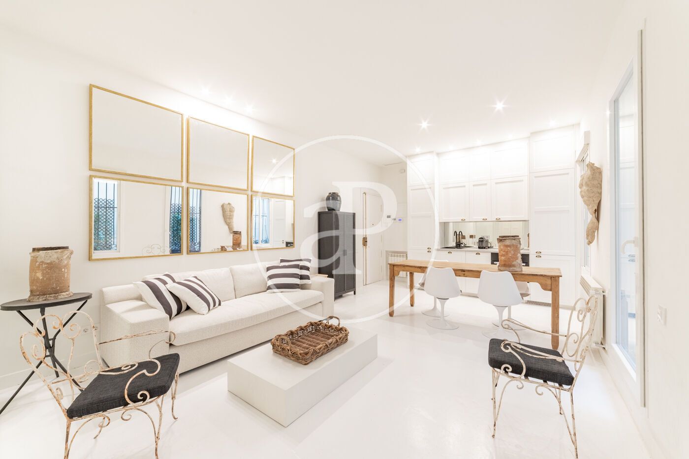 Living room of Flat for sale in  Madrid Capital  with Air Conditioner, Heating and Storage room