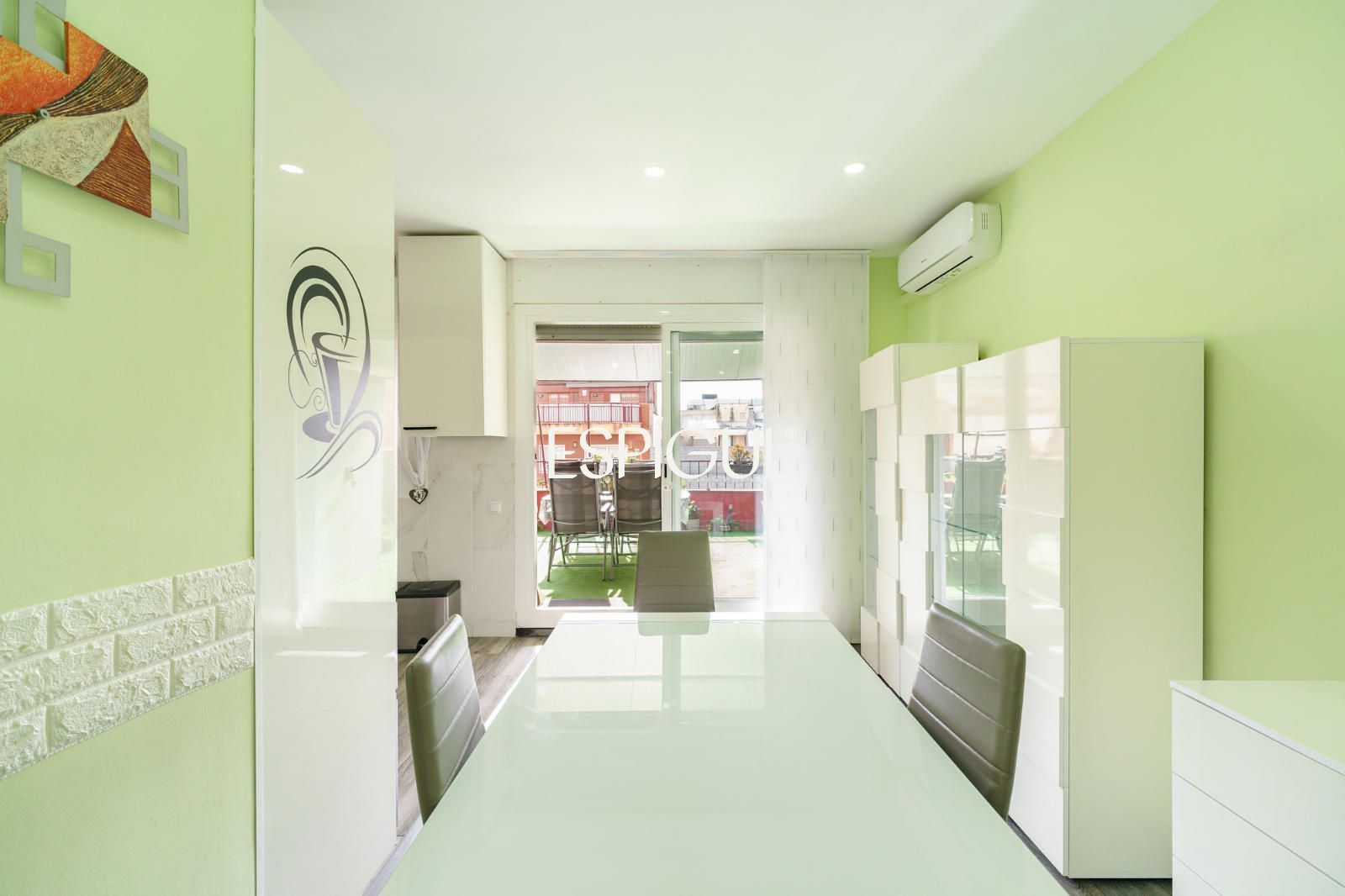 Menjador de Àtic en venda en  Barcelona Capital amb Aire condicionat, Calefacció i Parquet