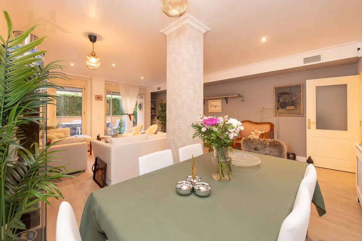Dining room of Ground floor for sale in La Moraleja  with Air Conditioner, Heating and Private garden