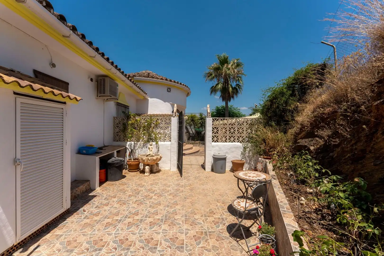 Casa rústica amb piscina en venda a Guaro, imagen 40