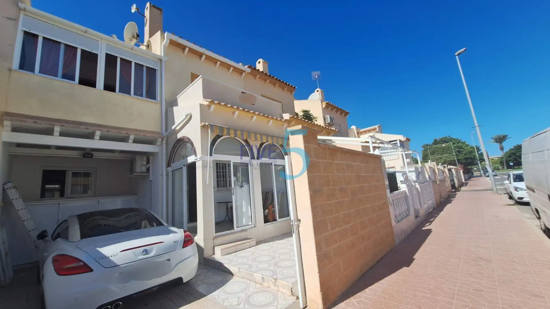 Flat with terrace for sale in Orihuela Costa