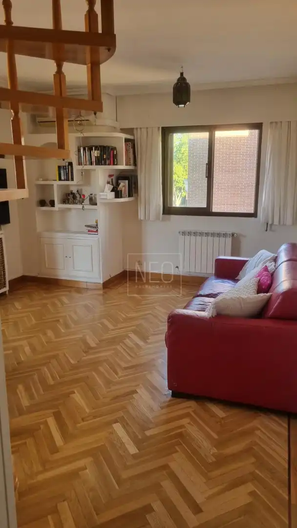 Sala de estar de Dúplex en venta en Madrid con Aire acondicionado, Calefacción y Jardín privado
