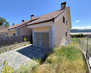 Vista exterior de Casa adosada en venda en Peguerinos amb Calefacció, Jardí privat i Terrassa