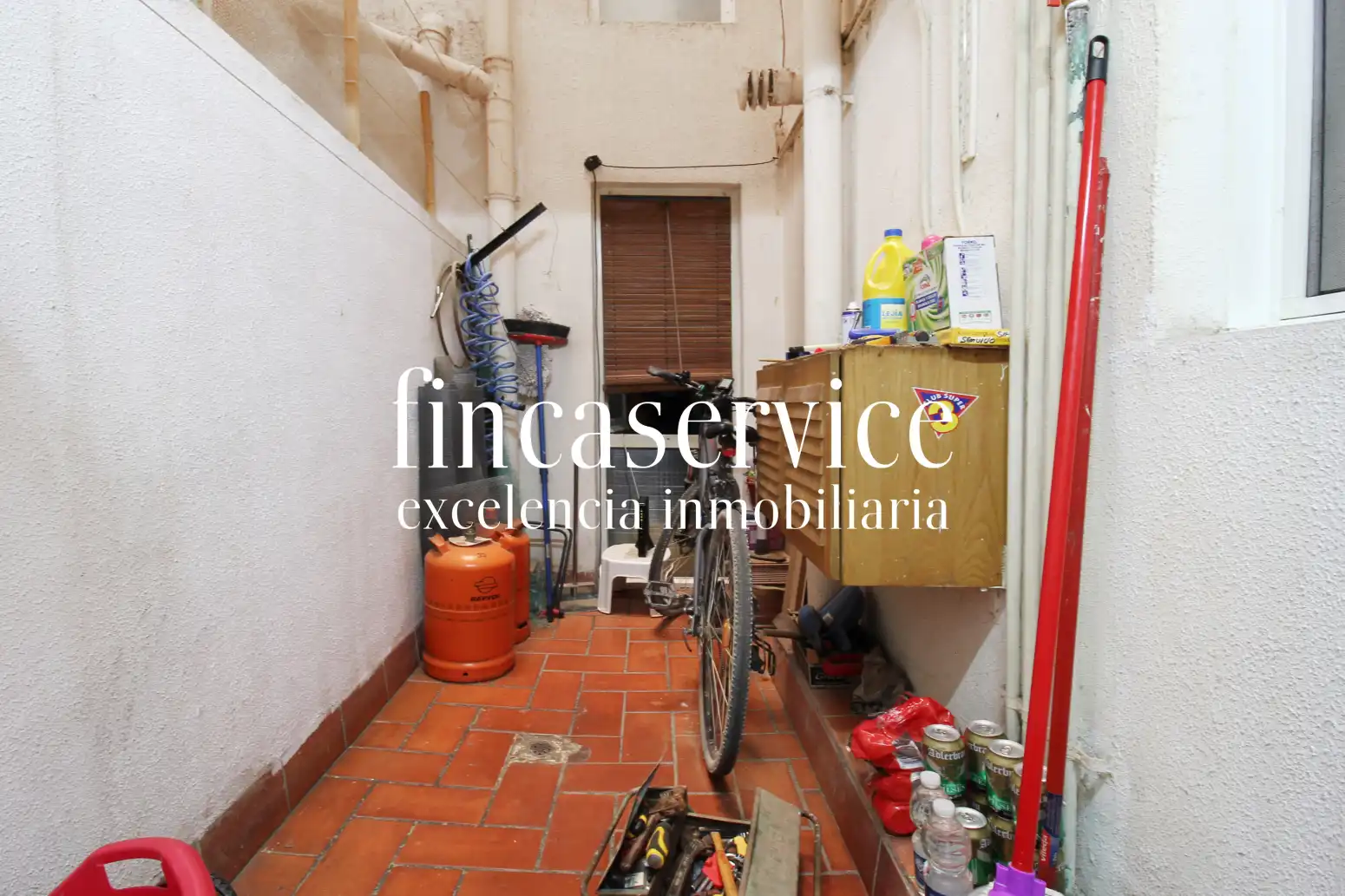 Vista exterior de Piso en venta en Sant Boi de Llobregat con Aire acondicionado, Calefacción y Amueblado