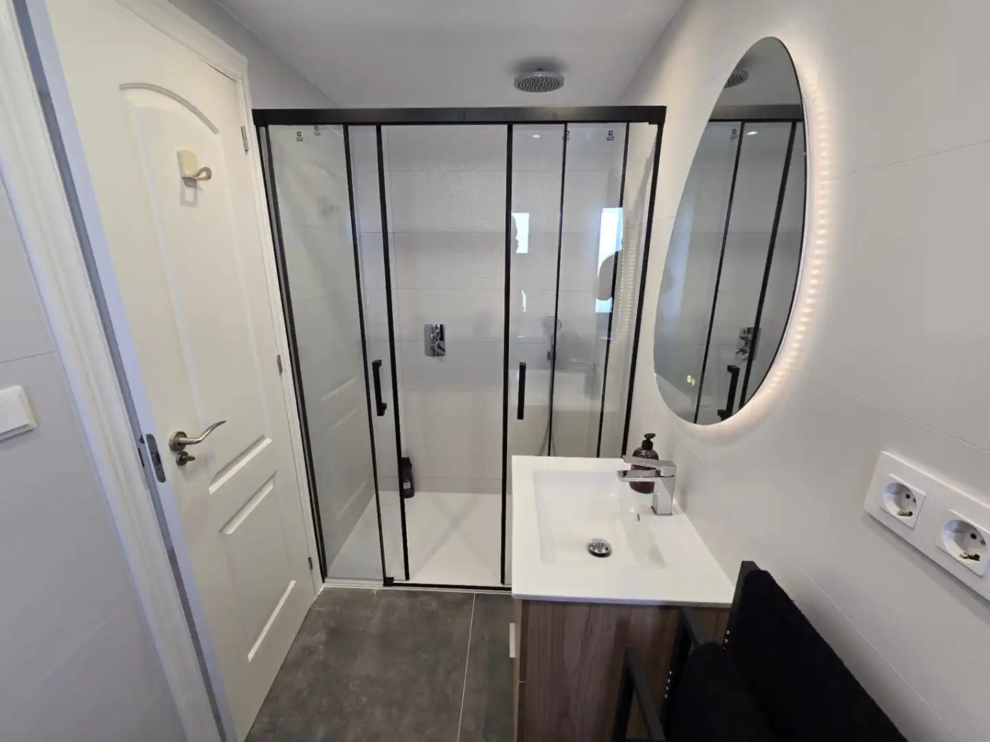 Badezimmer von Wohnungen zum Verkauf in Calpe / Calp mit Klimaanlage, Heizung und Privatgarten