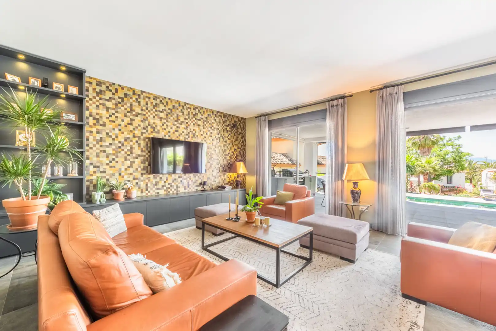Villa mit Terrasse zum Verkauf in Río Real - Los Monteros, imagen 5