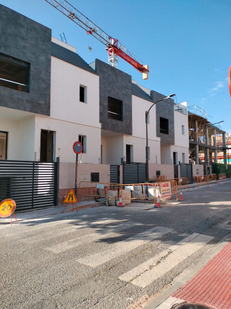 Vista exterior de Casa o xalet en venda en Maracena amb Aire condicionat, Calefacció i Terrassa