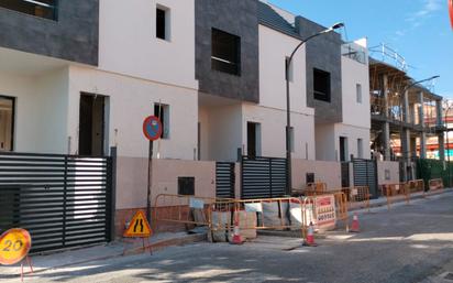 Vista exterior de Casa o xalet en venda en Maracena amb Aire condicionat, Calefacció i Terrassa
